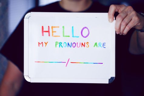The Pronoun Problem: Why We Cant Keep Misgendering Transgender Students (TRANSLATED INTO SPANISH)