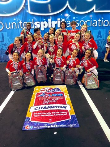 SRHS Varsity Cheer Team Overcomes Adversity to Take Home Another National Title (TRANSLATED INTO SPANISH)